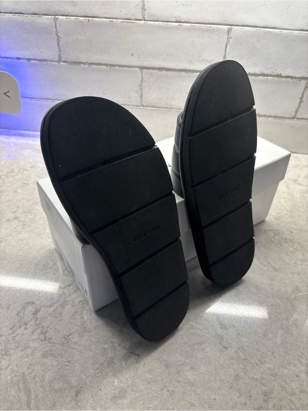 Vince Slides - Picture 4 of 4